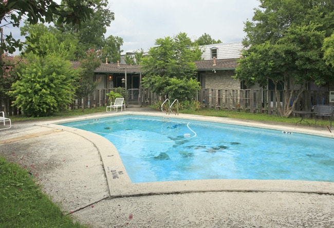 Woodrow Apartments in Austin, TX - Building Photo - Building Photo