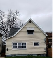6013 Lausche Ave in Cleveland, OH - Building Photo