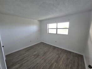 8225 Sunrise Lakes Blvd, Unit 310 in Sunrise, FL - Building Photo - Building Photo