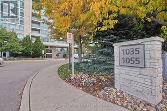 1055 Southdown Rd in Mississauga, ON - Building Photo - Building Photo
