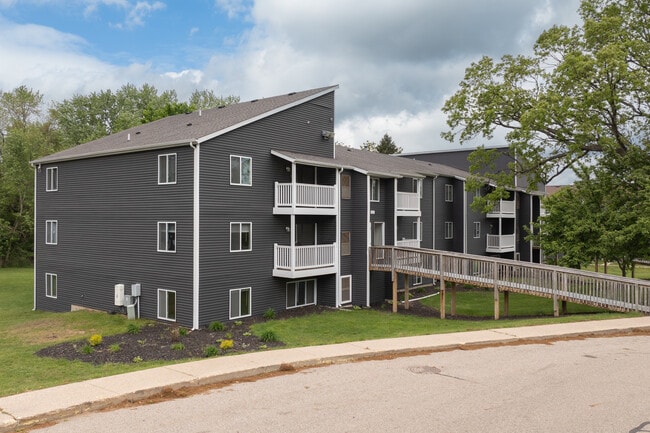 Leonard East Apartments