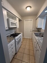 4803 S Utica Ave in Tulsa, OK - Foto de edificio - Building Photo