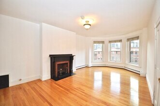 218 Newbury St in Boston, MA - Building Photo - Building Photo