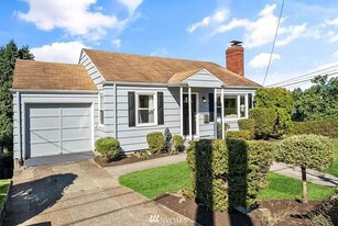 2643 31st Ave W in Seattle, WA - Building Photo