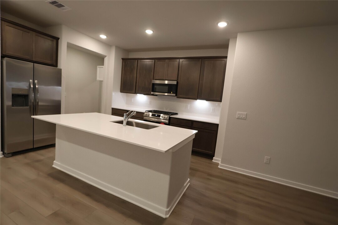 8530 Blueberry Ash St in Magnolia, TX - Building Photo