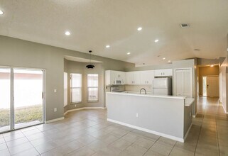 5010 SW 151st Ter in Miramar, FL - Foto de edificio - Building Photo
