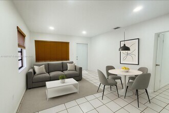 526 E 54th St in Hialeah, FL - Building Photo - Building Photo