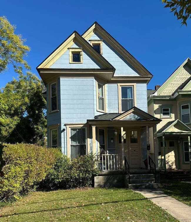 property at 711 S Beech St