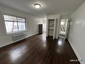 114 Grove St in Stamford, CT - Building Photo