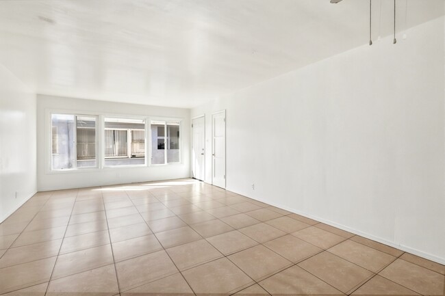 1405 S Broadway, Unit 4