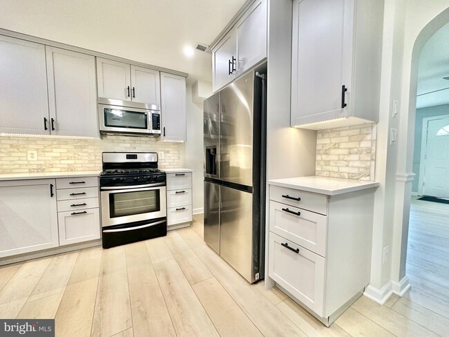 1010 Bashford Ln in Alexandria, VA - Building Photo - Building Photo