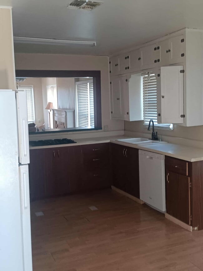 property at 612 S 9th St