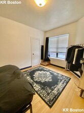243 Harvard Ave, Unit 4 in Boston, MA - Foto de edificio - Building Photo