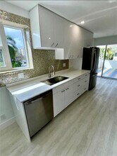 76 Isle of Venice Dr in Fort Lauderdale, FL - Building Photo - Building Photo