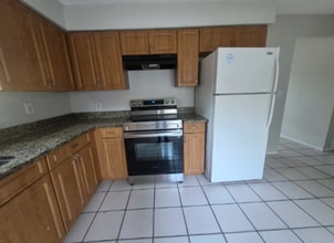 15117 Avalon Ave in Clearwater, FL - Foto de edificio - Building Photo