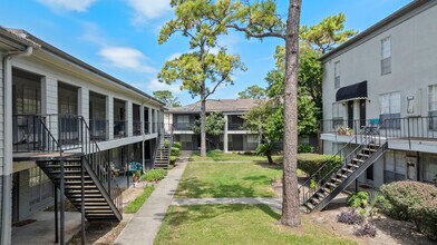 The Abbey at Briargrove Park in Houston, TX - Building Photo - Building Photo