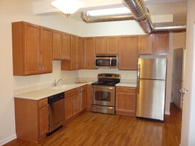 215 N 6th St, Unit 2 in Emmaus, PA - Building Photo