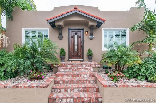 property at 1505 Robinson Ave