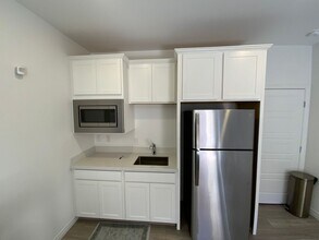 3706 Etendre Ct in Las Vegas, NV - Building Photo - Building Photo