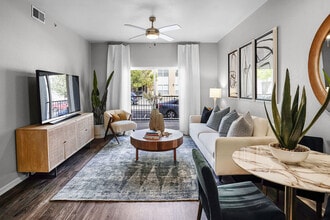 Solaire in Albuquerque, NM - Foto de edificio - Building Photo