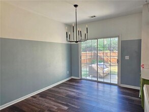 1706 Stanwood Dr NW in Kennesaw, GA - Foto de edificio - Building Photo