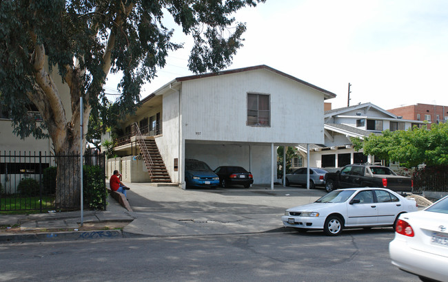 927 S Harvard Blvd in Los Angeles, CA - Building Photo - Building Photo