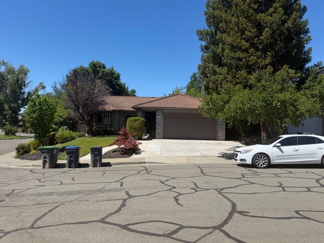 property at 2461 Bay Hill Cir