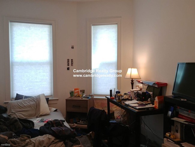 25 Marney St-Unit -Apt 1 in Cambridge, MA - Foto de edificio - Building Photo