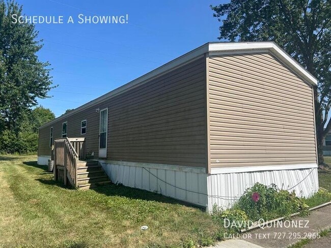 2737 W Washington Center Rd in Fort Wayne, IN - Building Photo - Building Photo