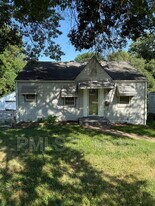 10058 Dorothy Ave in St. Louis, MO - Building Photo