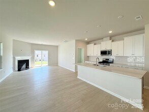 6271 Fairfax Ct in Maiden, NC - Building Photo - Building Photo