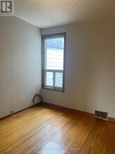 946 Ossington Ave in Toronto, ON - Building Photo - Building Photo