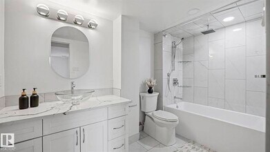 10160-10115 115 St NW in Edmonton, AB - Building Photo - Building Photo