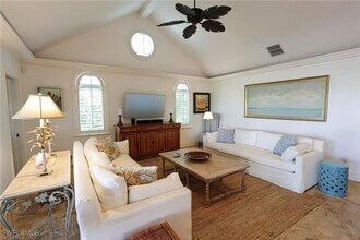 2201 Beacon Ln in Naples, FL - Building Photo - Building Photo