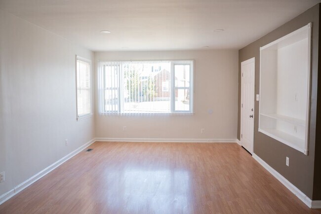 8204 Old Harford Rd in Parkville, MD - Building Photo - Building Photo