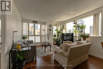 7-607 Broadway Ave in Toronto, ON - Building Photo - Building Photo