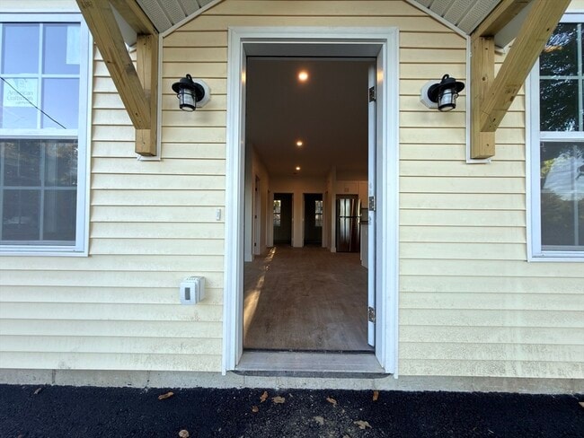24 Creeper Hill Rd in Grafton, MA - Building Photo - Building Photo