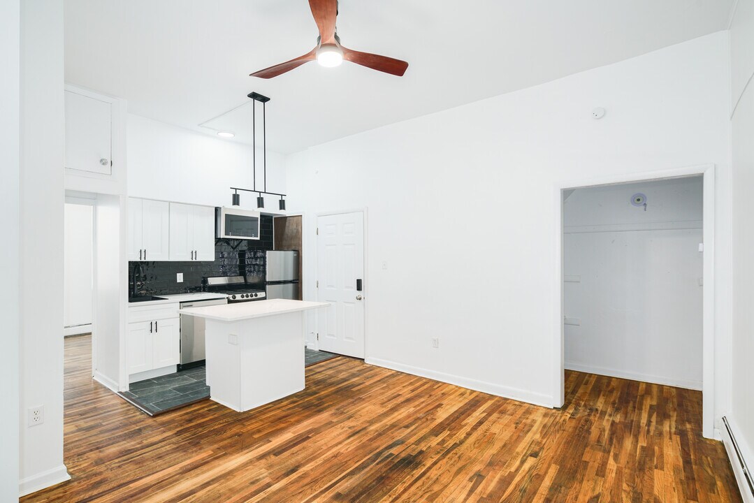 1024 Pine St Photo