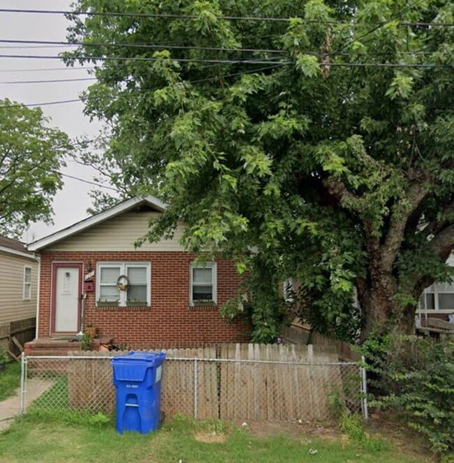 property at 1241 36th St