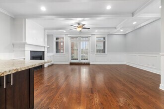 1322 W Grand Ave, Unit 2 in Chicago, IL - Building Photo - Building Photo