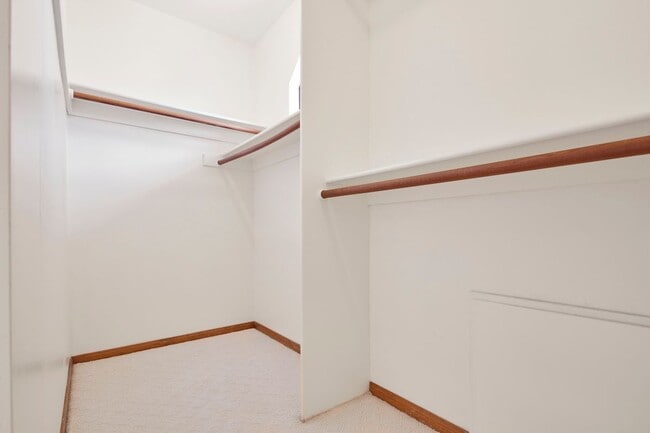 property at 1430 Lovell Ave
