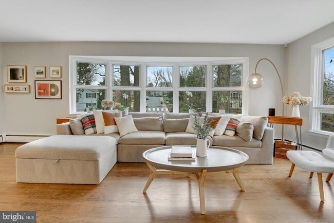 property at 3710 Lorcom Ln