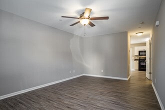 402 Ellis Ave, Unit D3 in Cookeville, TN - Foto de edificio - Building Photo