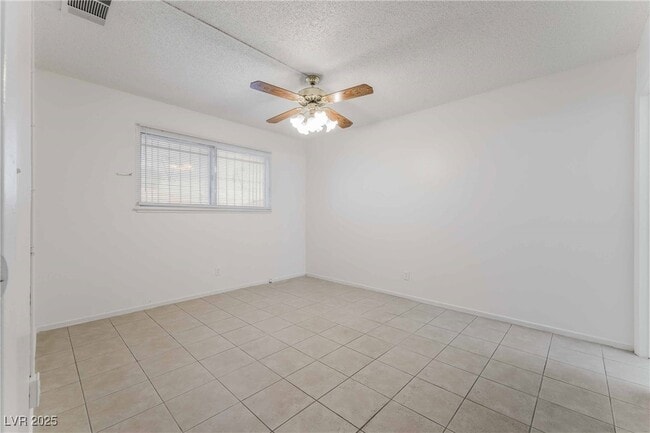 1272 Lawry Ave