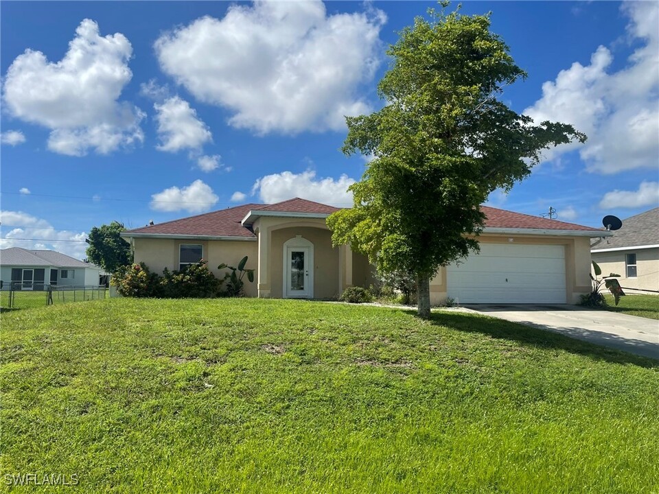 514 SW 26th Terrace in Cape Coral, FL - Building Photo