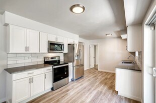 4721 43rd Ave S in Seattle, WA - Building Photo