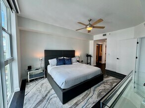 111 SE 8th Ave, Unit 804 in Fort Lauderdale, FL - Foto de edificio - Building Photo