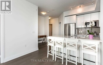 20-1720 Shore Breeze Dr in Toronto, ON - Building Photo - Building Photo