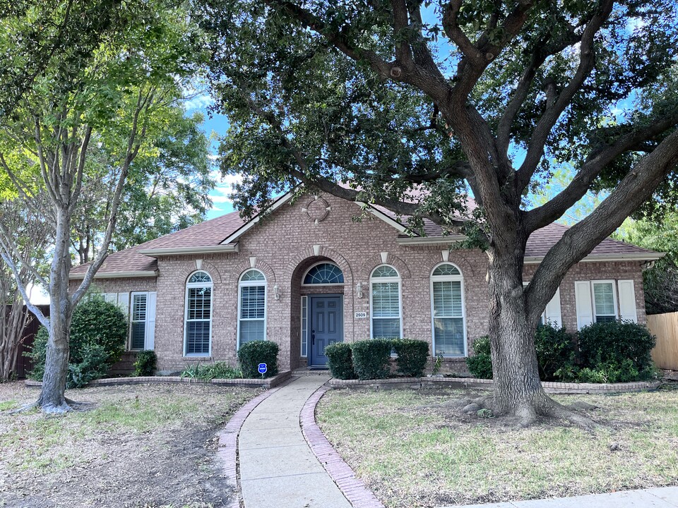 2509 Neptune Cir in Rowlett, TX - Building Photo