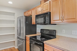 10538 NE 141st St in Kirkland, WA - Building Photo - Building Photo